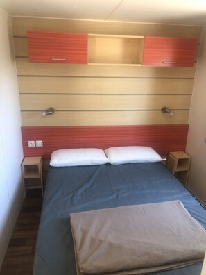 2 Schlafzimmer, Reisekinderbett, kostenloses WLAN