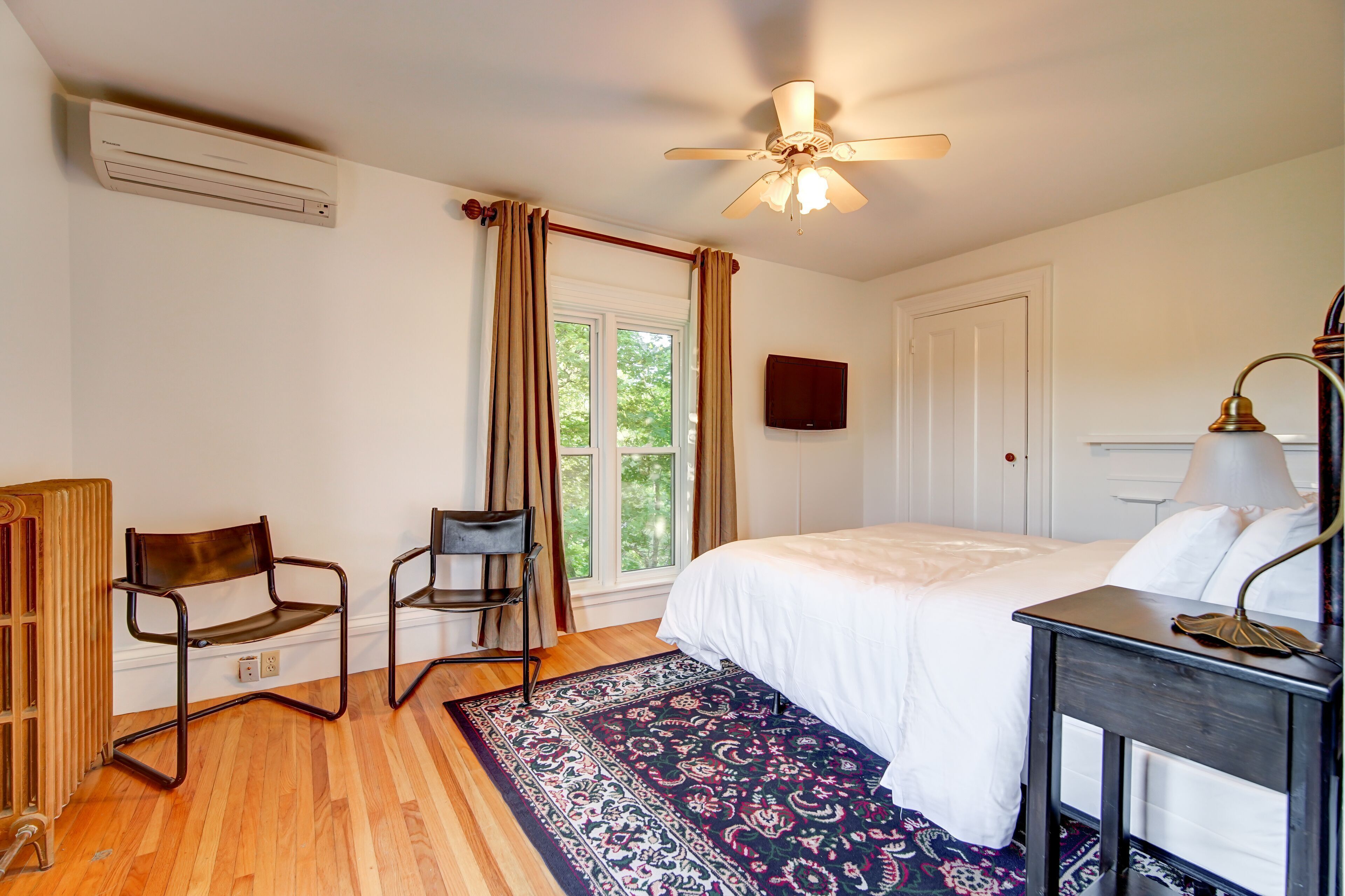 Premium bedding, pillow-top beds, free WiFi, bed sheets
