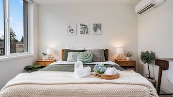 2 bedrooms, iron/ironing board, free WiFi, bed sheets