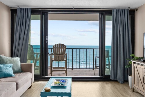 Oceanfront! Peaceful Spring Break Paradise-2BD2BA sleeps 8