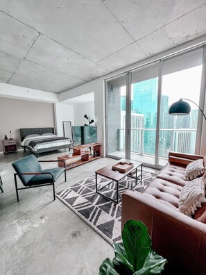 1 bedroom, desk, iron/ironing board, WiFi - Modern condo in Downtown Miami (Miami)