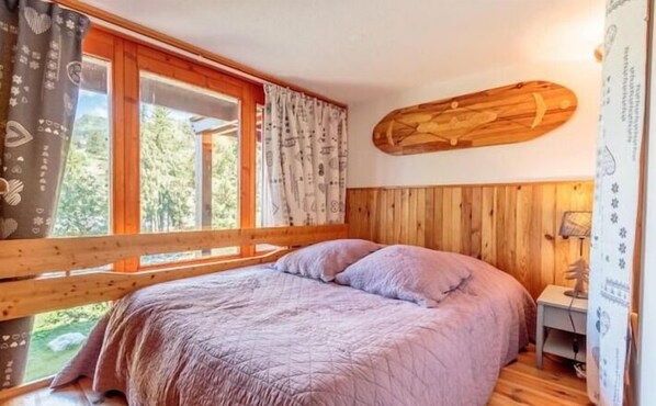 4 bedrooms, free WiFi, wheelchair access