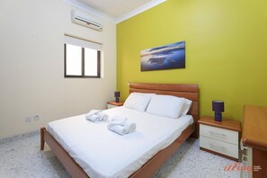 2 bedrooms, iron/ironing board, travel cot, WiFi