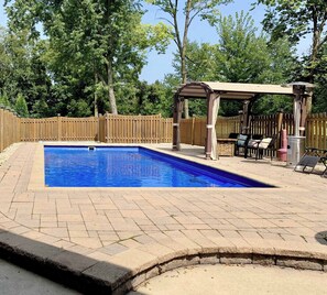 Pool - Pool, Arcade, Hot Tub and more @16th and Aldeen (Rockford)