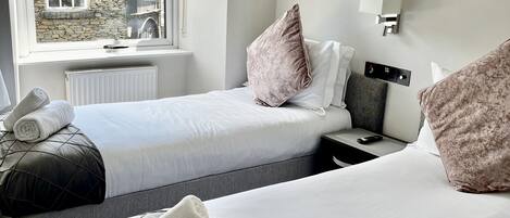 2 habitaciones, tabla de planchar con plancha y wifi gratis