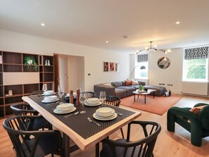 Casa de campo | Cocina privada | Refrigerador, lavavajillas, tetera eléctrica y tostadora