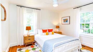 2 camere, una scrivania, ferro/asse da stiro, culla da viaggio