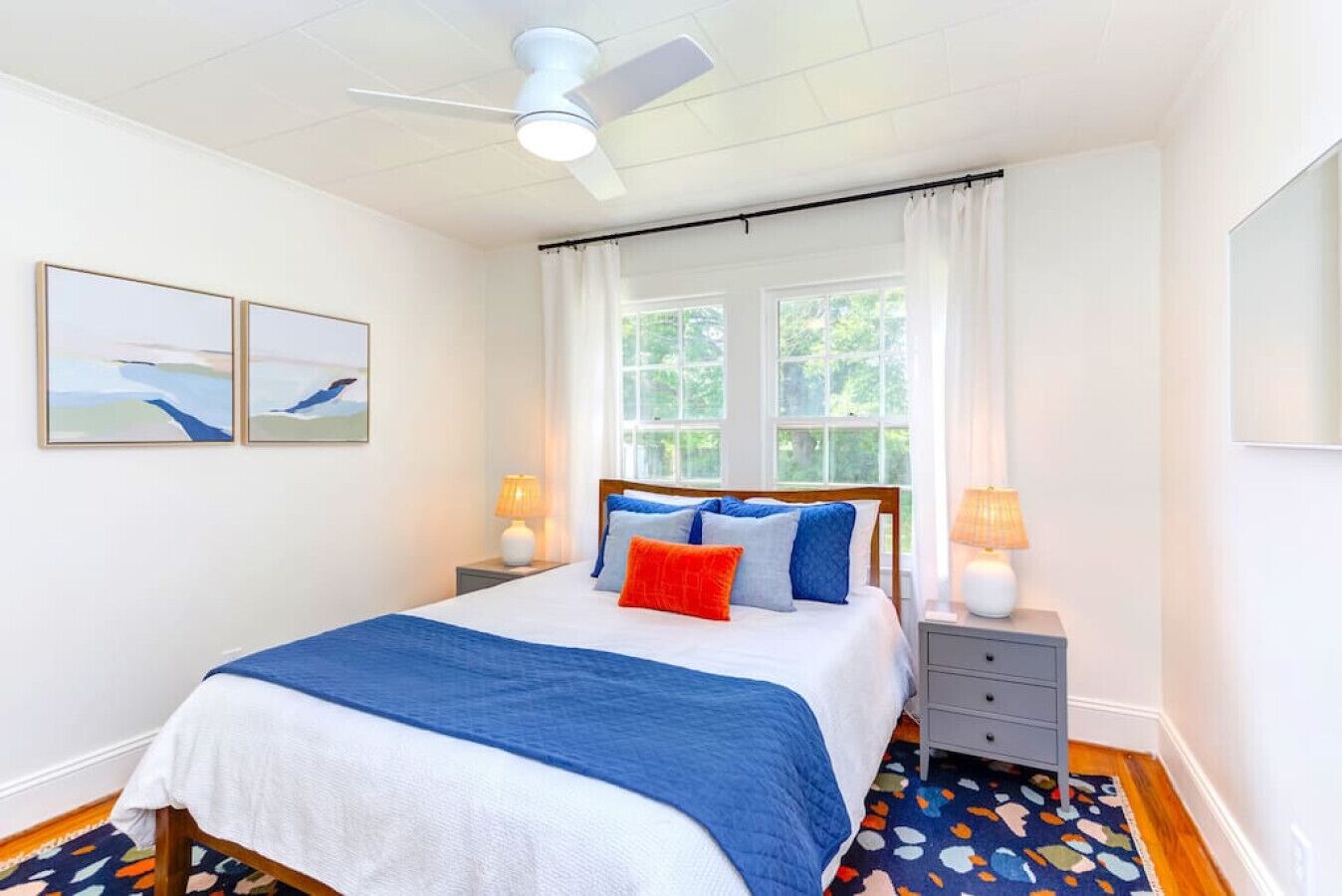 2 bedrooms, desk, iron/ironing board, travel crib