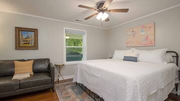 4 bedrooms, iron/ironing board, free WiFi, bed sheets