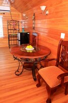 Luxury Suite | Soundproofing, iron/ironing board, free WiFi, bed sheets