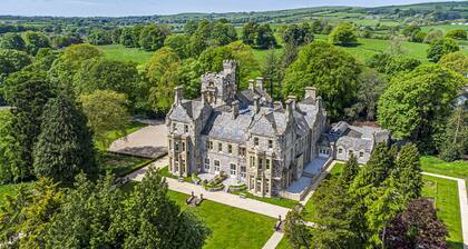 The Elizabeth Suite Stone Cross Mansion