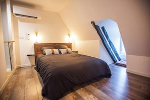 1 chambre, coffres-forts dans les chambres, fer et planche à repasser