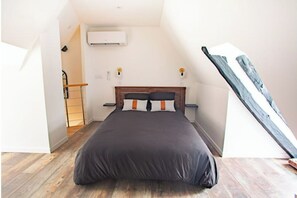 1 bedroom, in-room safe, iron/ironing board, travel cot