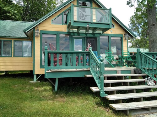 Lakefront Cabin on beautiful Unity Pond in Burnham, Maine