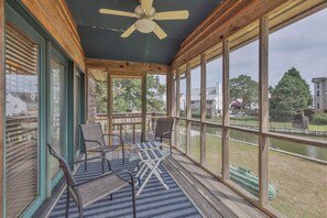 Terrace/patio - 5255- Sound's Perfect,  Colington Harbour Gem: Canalfront w/ Comm Pool (Kill Devil Hills)