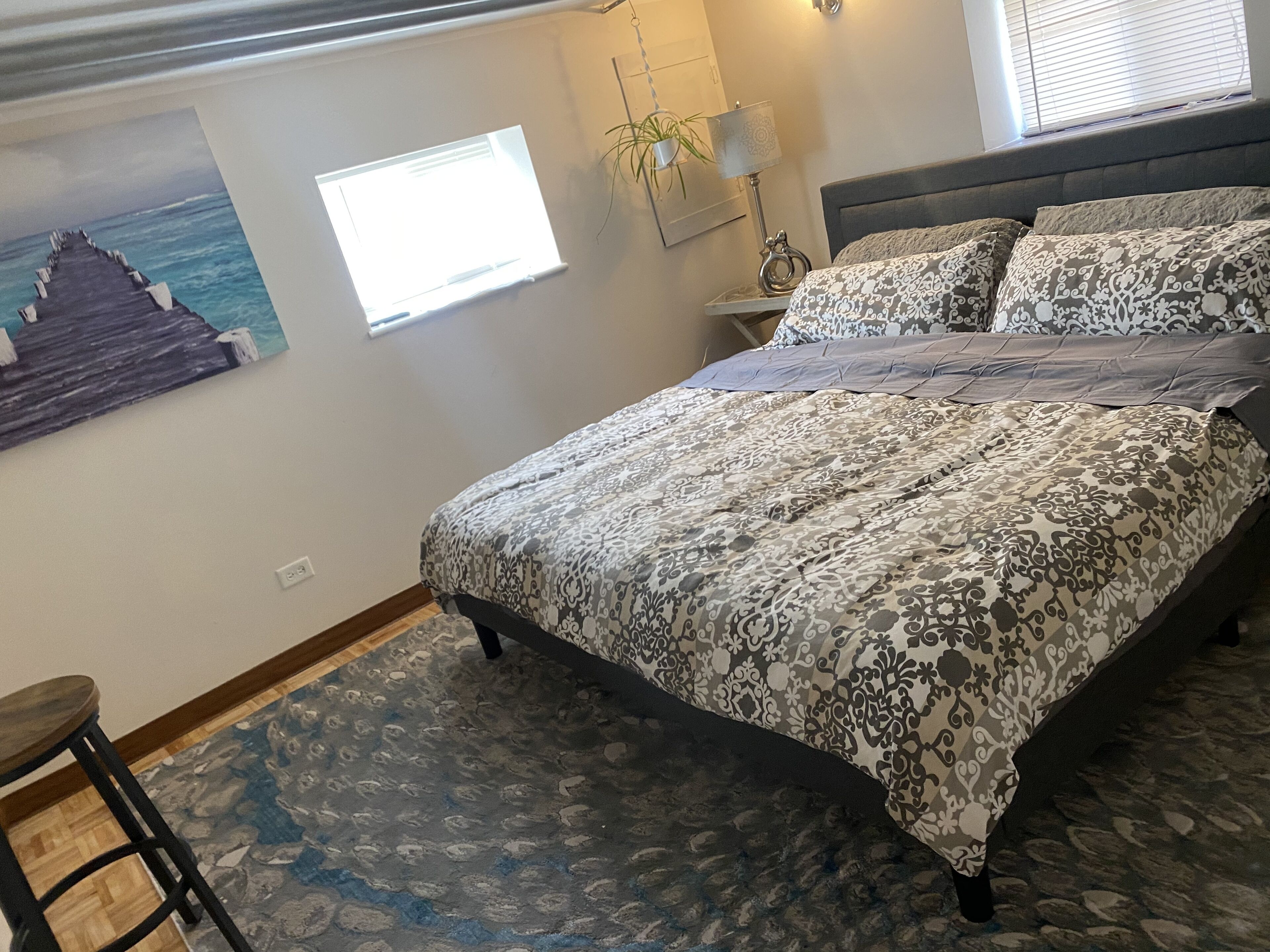 3 bedrooms, desk, iron/ironing board, free WiFi