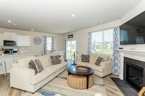 智能电视、电子游戏、桌上足球、书