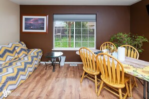 Dining - 2 Bedroom 1 Bathroom Home Near Alaska Golf Course and Alaska Zoo (Anchorage)