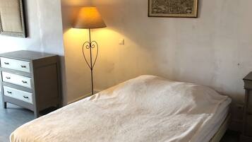 2 camere, culla da viaggio, Wi-Fi gratuito