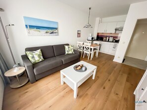 TV, stereo - Oceanic House Apartment 1 - Family-friendly and centrally located near the beach (Cuxhaven)