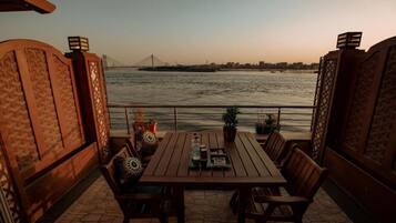 Superior Double or Twin Room, 1 Bedroom, Air conditioning, River View | Minibar, free WiFi, bed sheets