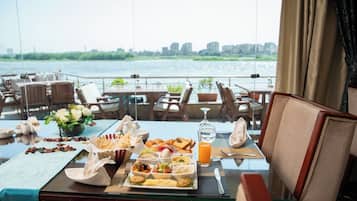 Daily continental breakfast for a fee