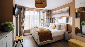 2 bedrooms, iron/ironing board, Internet, bed sheets