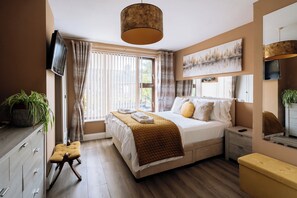 2 soverom, strykejern/-brett, internettilgang og sengetøy