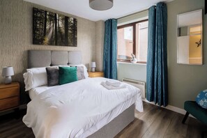 1 bedroom, iron/ironing board, internet, bed sheets