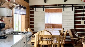 冰箱、微波炉、烤箱、炉灶