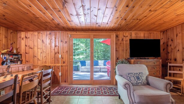 Unclassified image, 1 of 54, button - Rustic Pines - Woods, Water and Nature to Relax & Unwind. (Harrison)