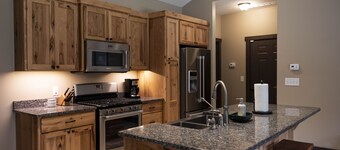 Hidden Retreat on 30 Wooded Acres 5 Miles to Town