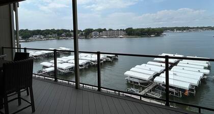 Direct Lakeside View, 5 bed, 2.5 bath Condo at Bridges Bay