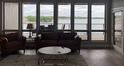 Direct Lakeside View, 5 bed, 2.5 bath Condo at Bridges Bay