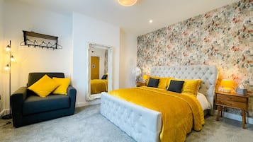 King Deluxe Room | Egyptian cotton sheets, premium bedding, memory foam beds