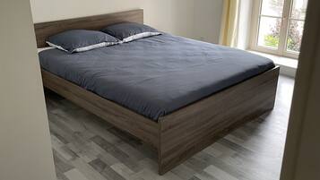 1 chambre, fer et planche Ă repasser, draps fournis