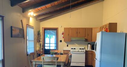 Private cabin on serene lake. Small family owned resort. Great fishing lake.