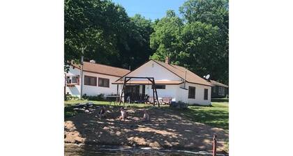 Private cabin on serene lake. Small family owned resort. Great fishing lake.