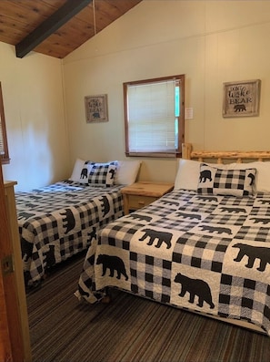 2 bedrooms, travel crib, free WiFi, bed sheets