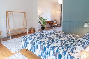 4 habitaciones, escritorio, cuna de viaje y wifi gratis