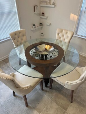 Dining - Kristian’s Palace_Your Beach Getaway & Hot Tub (Kill Devil Hills)