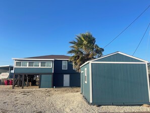 Exterior - Paradise on Neptune. Saltwater canal, minutes to ICW and beach. (Sargent)