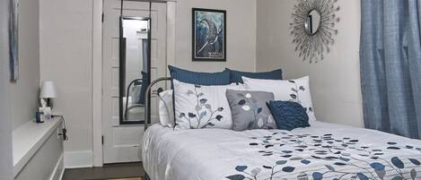 1 bedroom, iron/ironing board, free WiFi, bed sheets