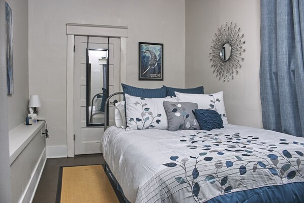 1 bedroom, iron/ironing board, free WiFi, bed sheets