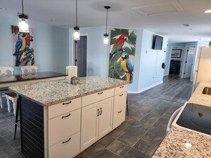 Fridge, microwave, oven, stovetop - Ocean View 3 Bed, 2 Full Bath Apartment.
Above Bar (Murrells Inlet)