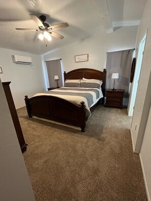 2 Schlafzimmer, Reisekinderbett, kostenloses WLAN, Bettwäsche