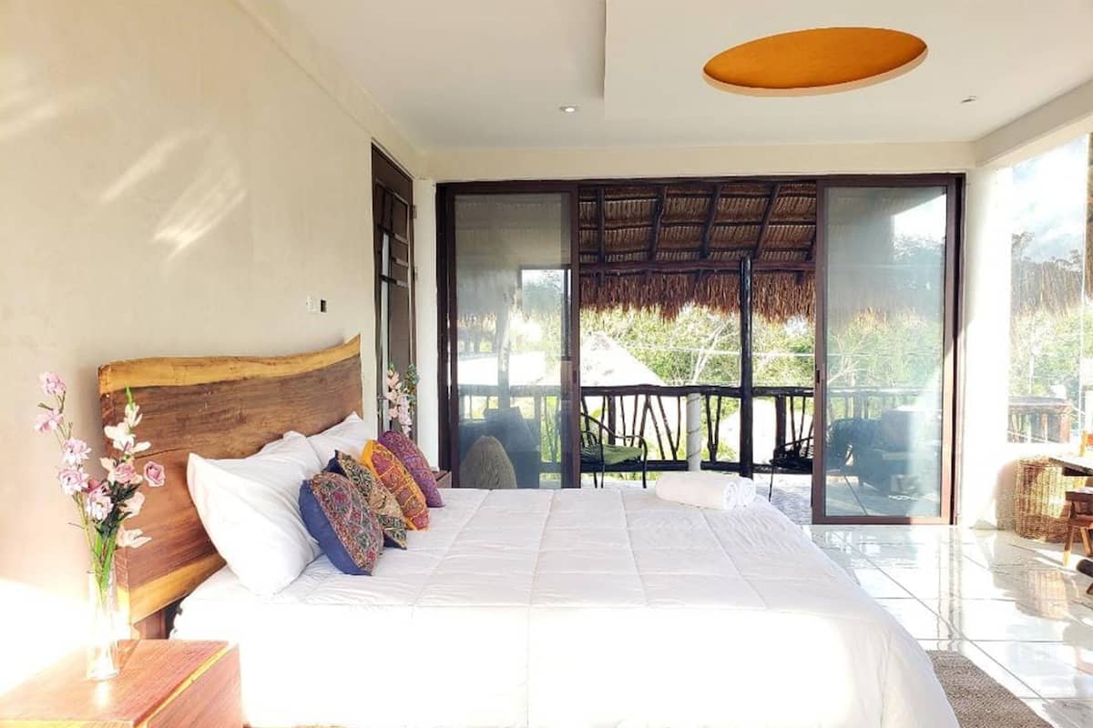 Master Suite with Balcony Pool View | Free WiFi, bed sheets