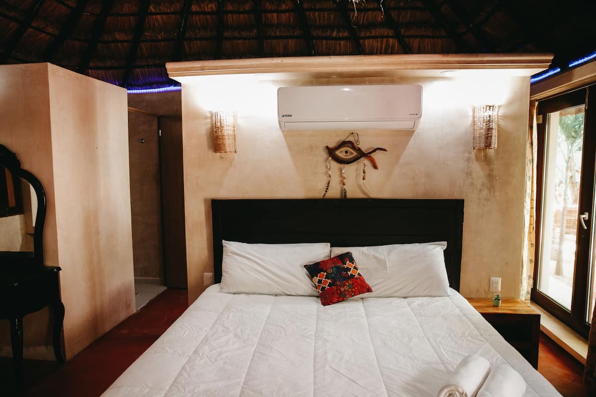 Deluxe Bungalow King | Free WiFi, bed sheets