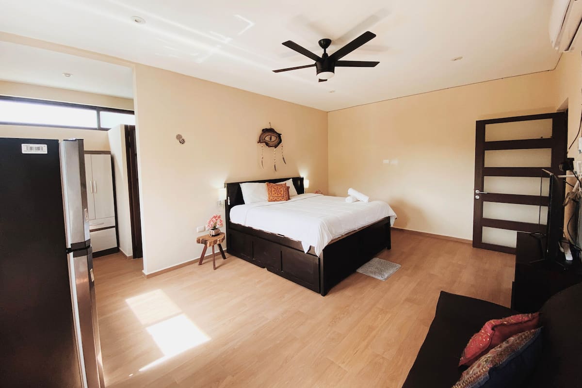 Junior Suite King | Free WiFi, bed sheets