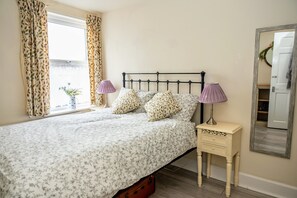 3 bedrooms, desk, iron/ironing board, travel cot